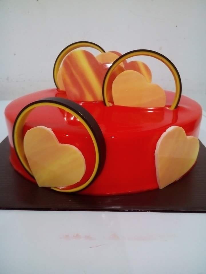 Red Yellow Heart Logo - Red Round Yellow Heart Cake