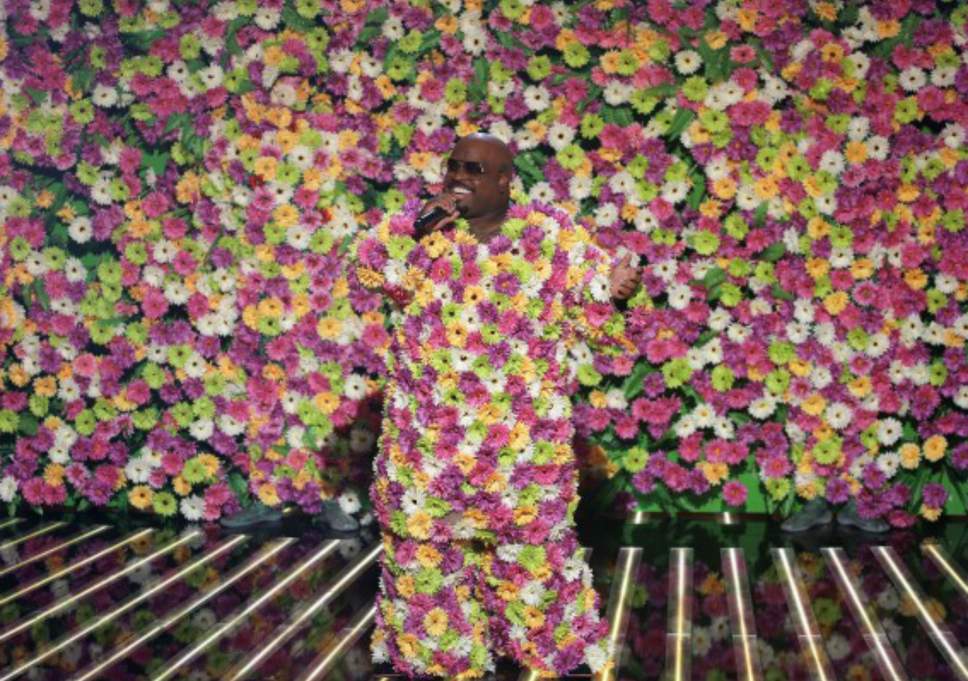 Green Flower Petal Logo - Cee Lo Green wore a suit made entirely of flowers for his X Factor ...