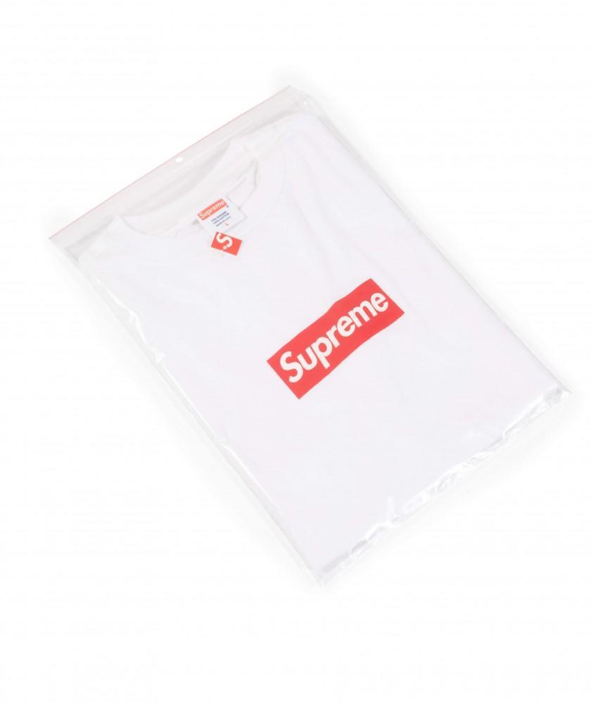 Supreme Auction Logo - Supreme Auction Proves People Will Do Anything for a Logo