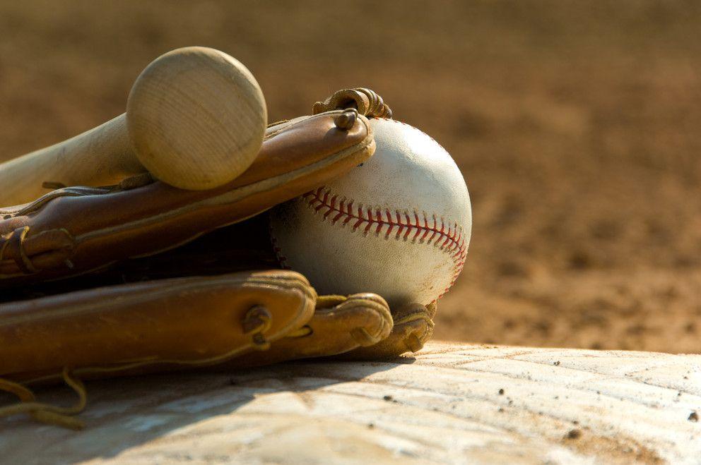 Baseball Glove Bat Logo - Heavy hitters: Obesity rate soars among professional baseball ...