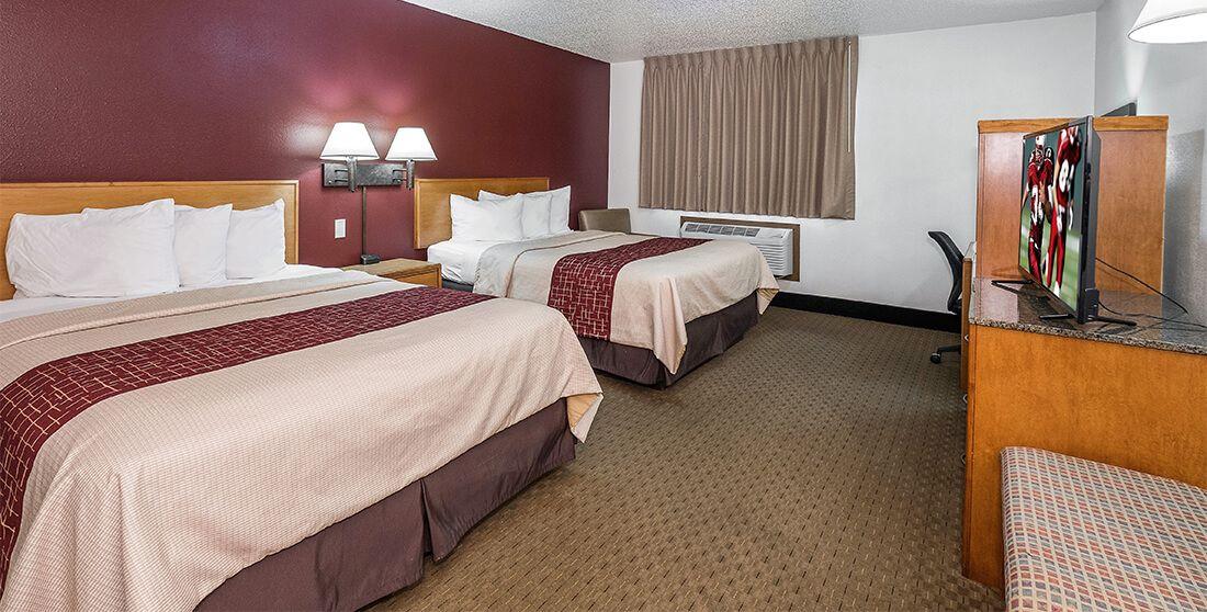 Small Red Roof Inn Logo - Cheap, Pet Friendly Hotels in Maryville, MO. Red Roof Inn