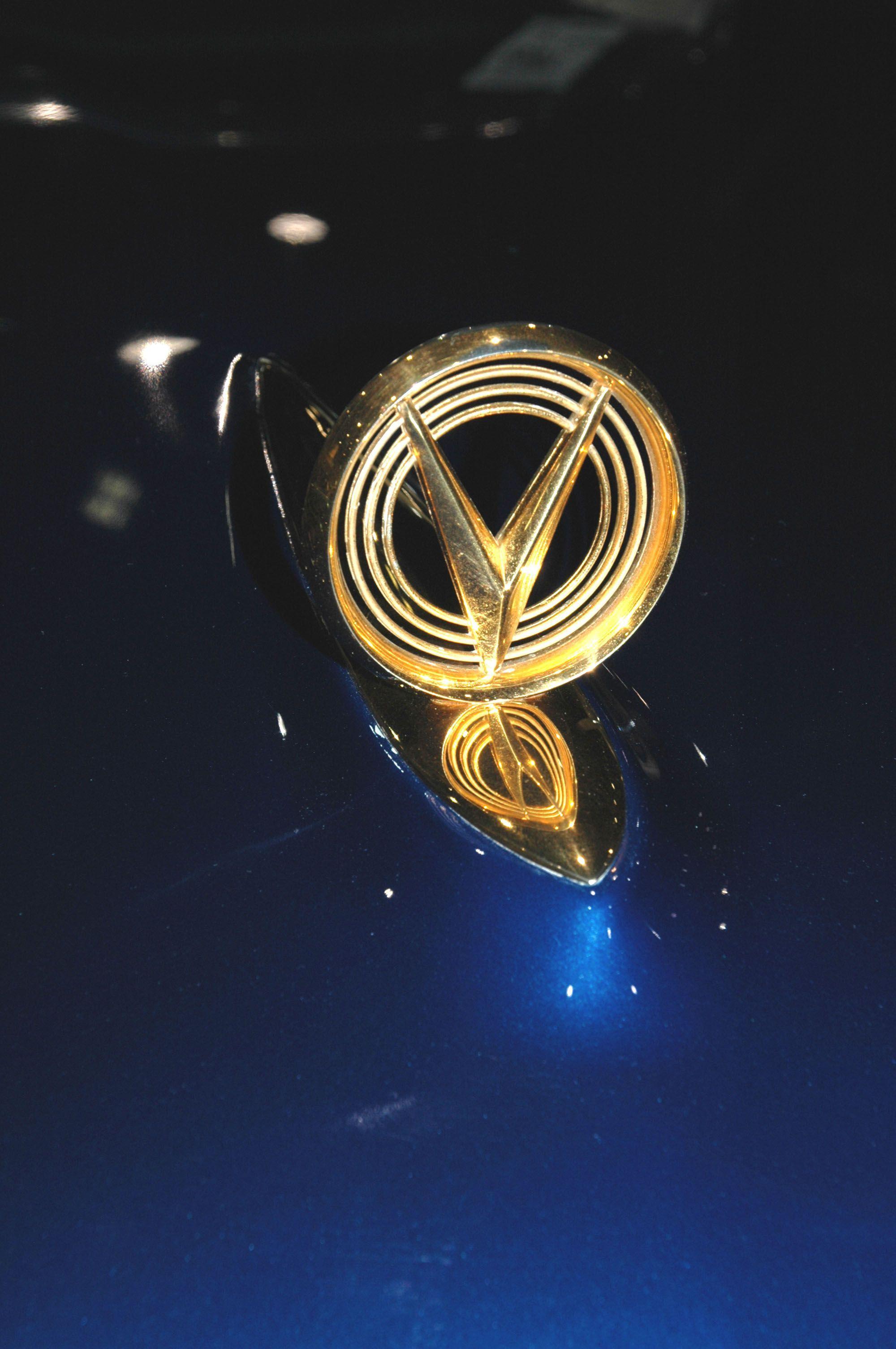 Nelson Car Logo - 1955 Buick Roadmaster hood ornament. Photography by David E. Nelson ...