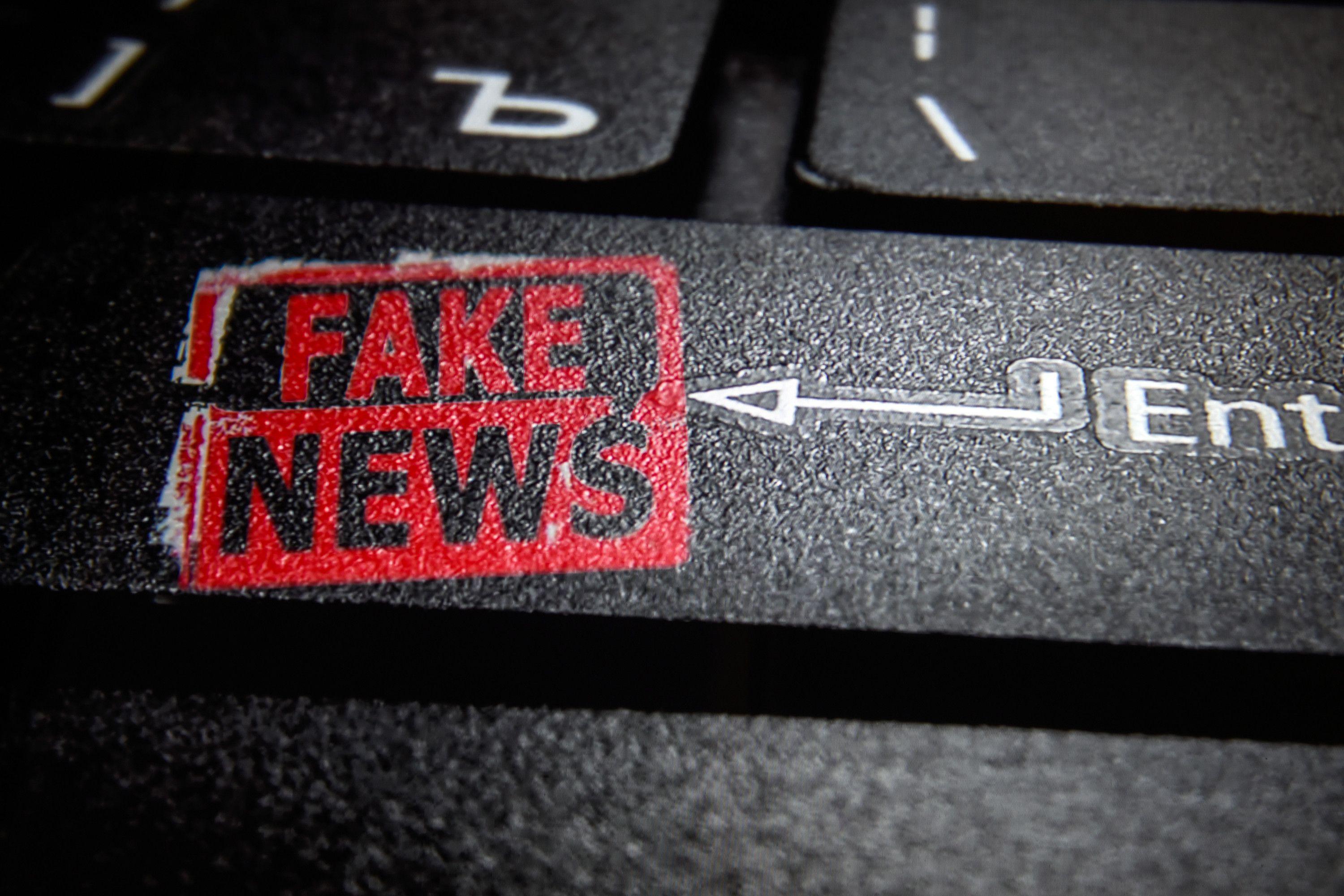 Fake Computer Logo - Researchers Retract Widely Cited Fake News Study