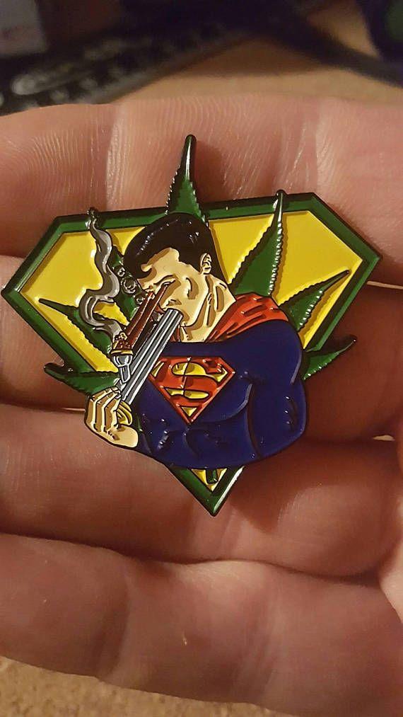 Trippy Superman Logo - Superman lighting bong with eyes. Marijuana, weed, 420,