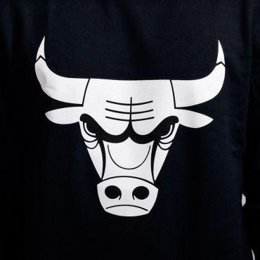 All-Black Bulls Logo - Mitchell & Ness NBA Chicago Bulls Black And White Logo Crew