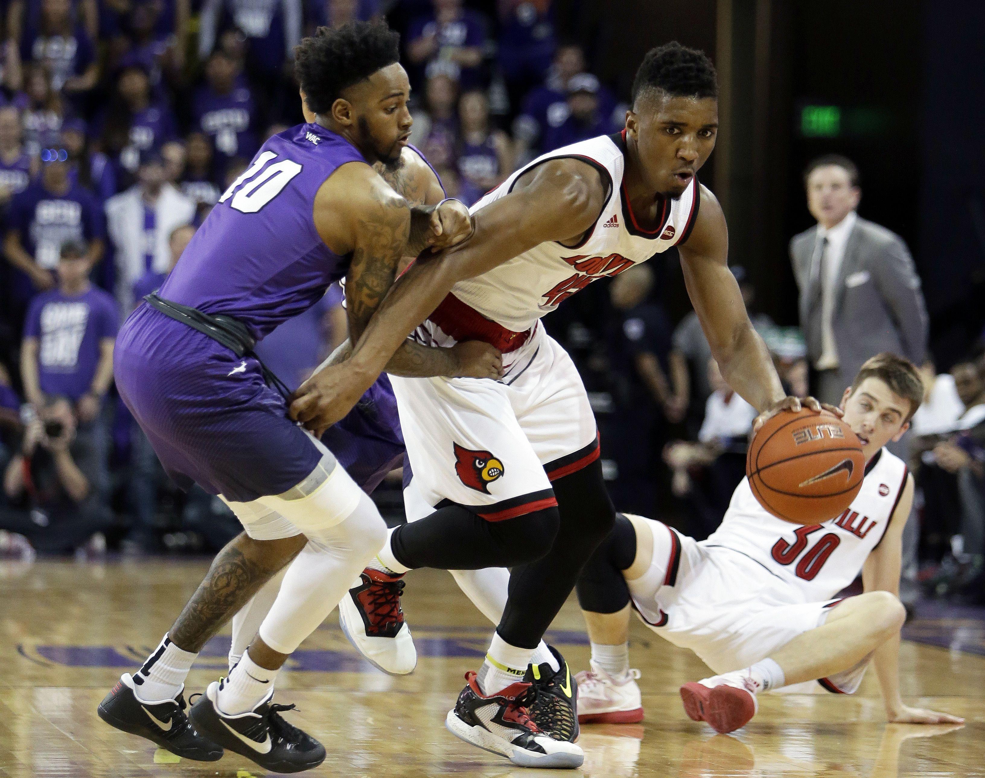 Grand Canyon University Basketball Logo - No. 14 Louisville Pulls Out 79 70 Win Over Grand Canyon