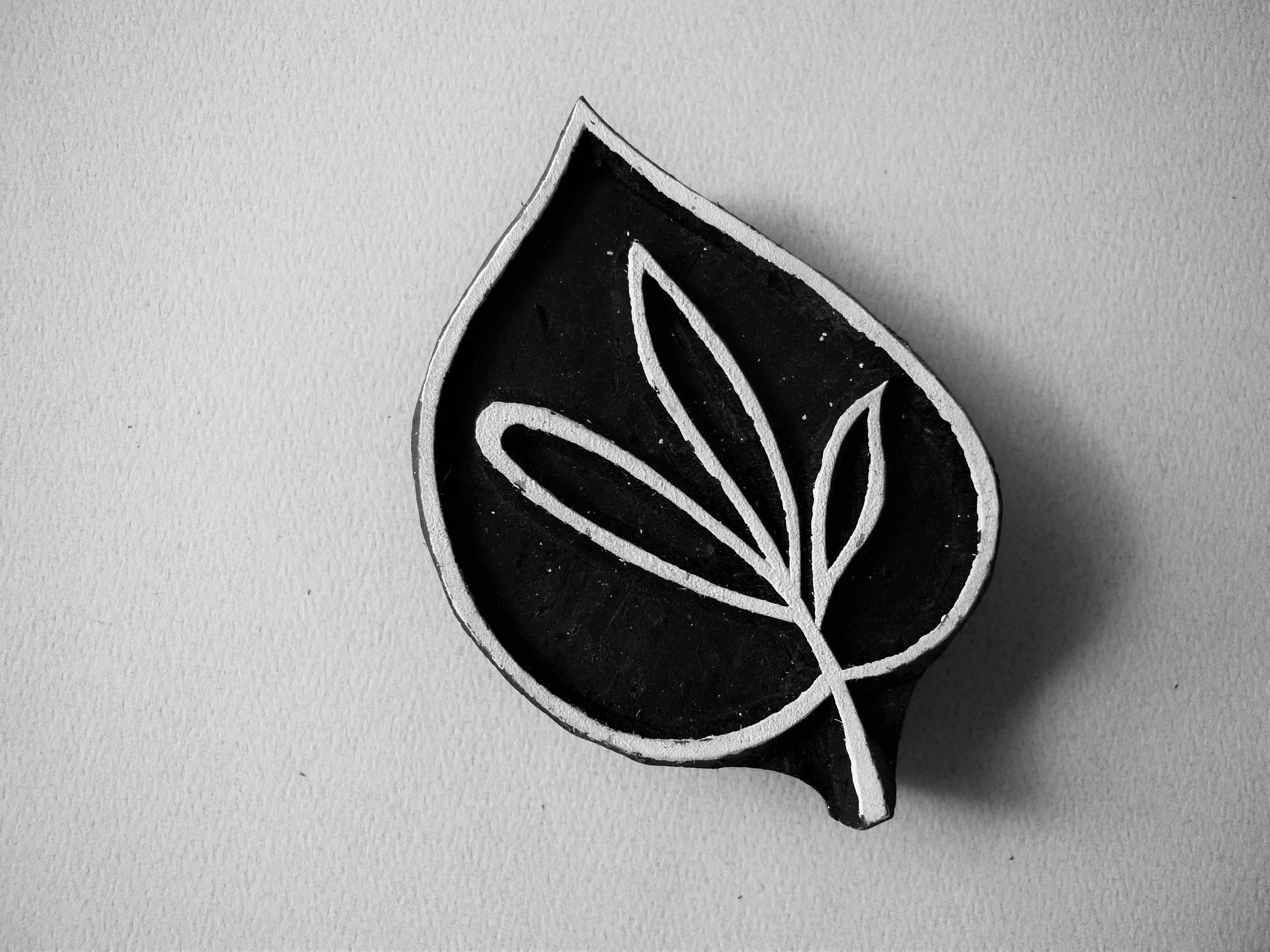 Curved Leaf Logo - Curved Leaf