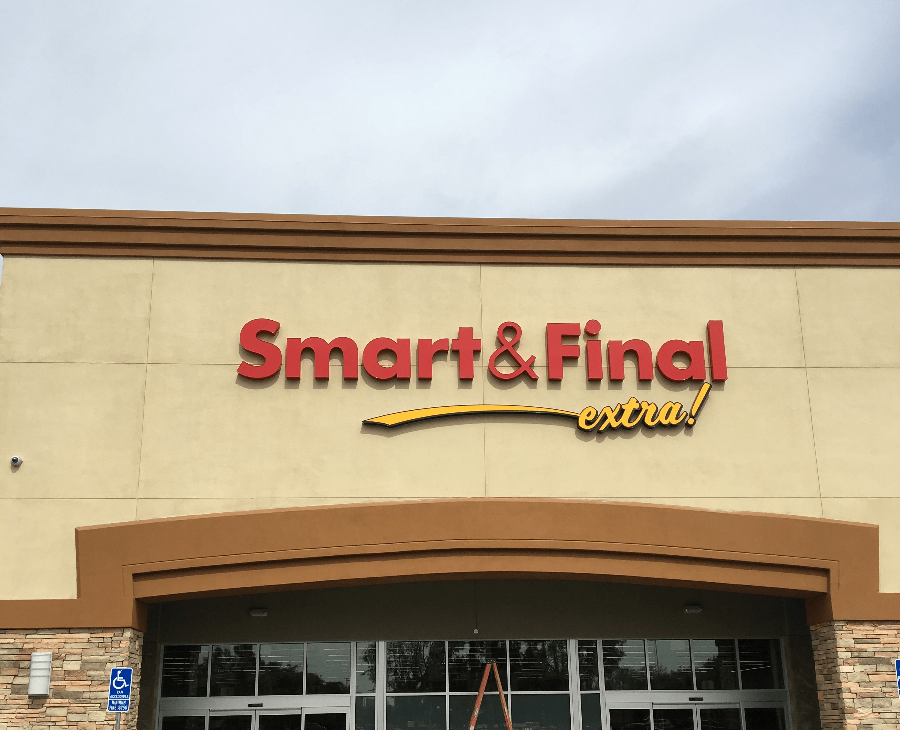 Smart and Final Logo - Smart & Final in Visalia, CA