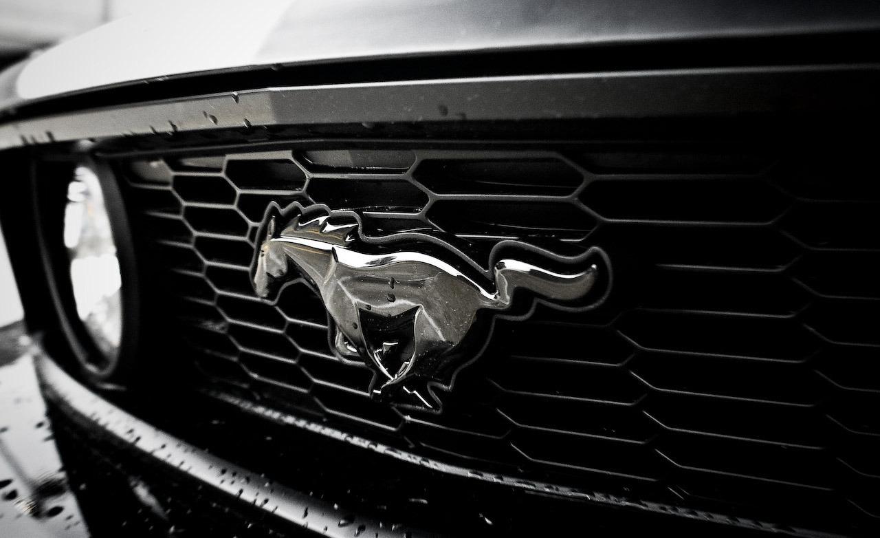Black and White Ford Mustang Logo - Ford Mustang Logo Wallpapers - Wallpaper Cave