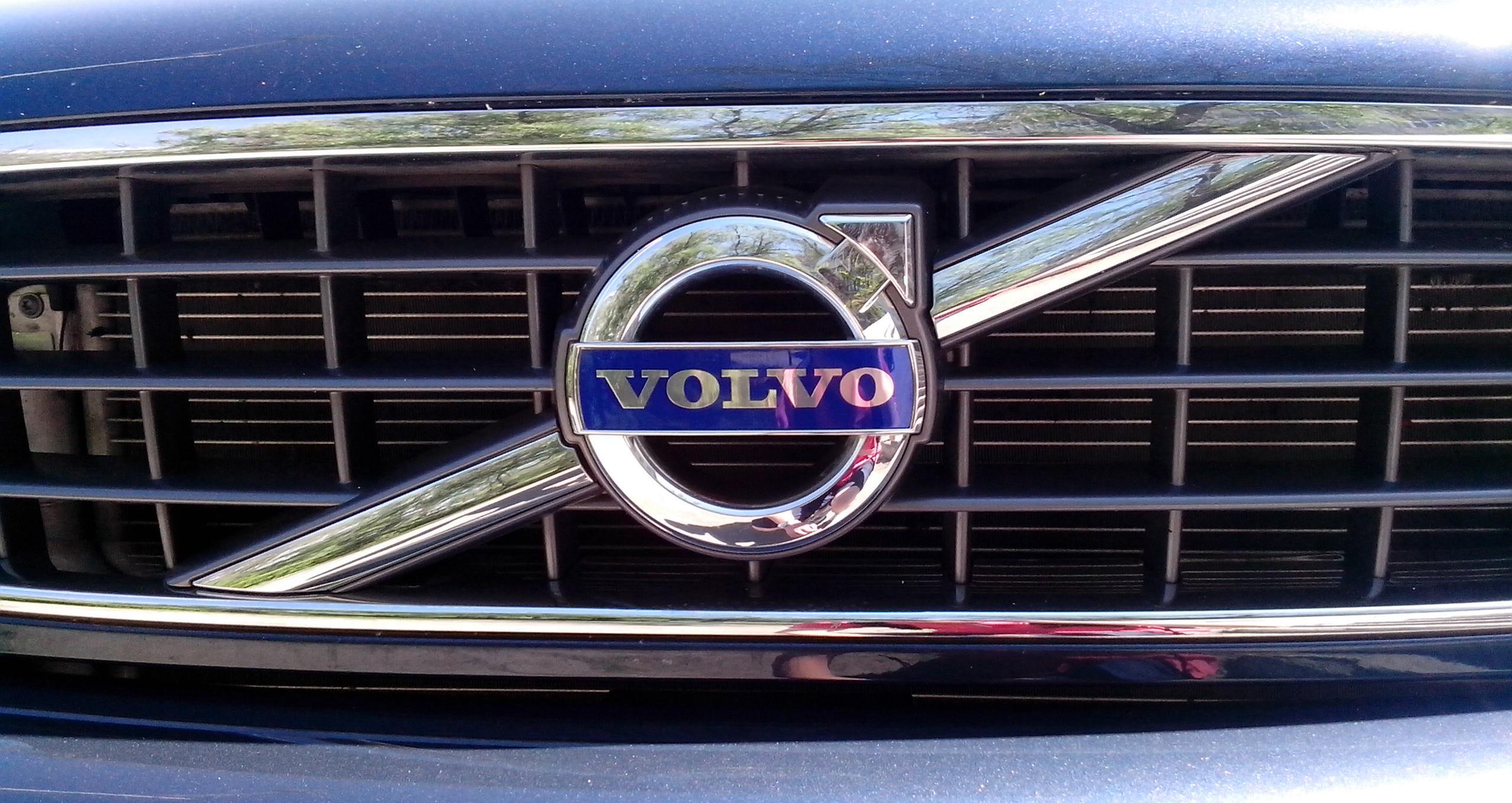 2018 Volvo Grill Logo - Volvo Logo, Volvo Car Symbol Meaning and History. Car Brand Names.com