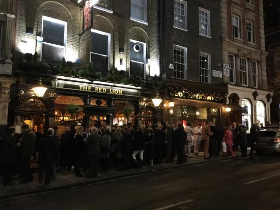 Red Lion with Crown Logo - Il pub - Picture of The Red Lion, London - TripAdvisor