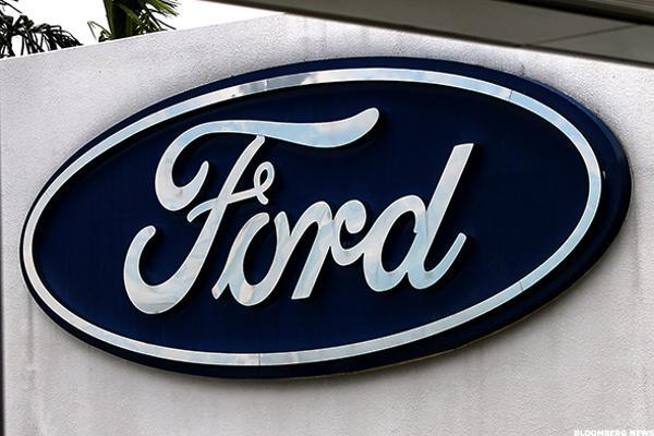 Ford Q1 Logo - Ford (F) Stock Fluctuating Ahead of Q1 Earnings - TheStreet