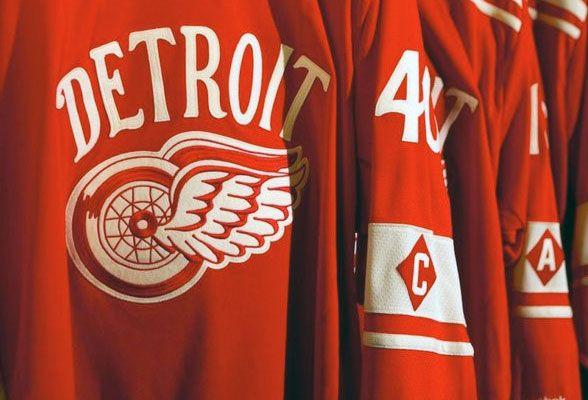 Classic Detroit Red Wings Logo - A Detailed Look at the 2014 Winter Classic Jerseys. Chris Creamer's