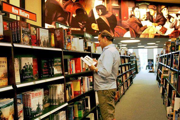 Barnes and Noble Bookstore Logo - Barnes & Noble's Chairman Drops Plan to Buy Its Bookstores - The New ...