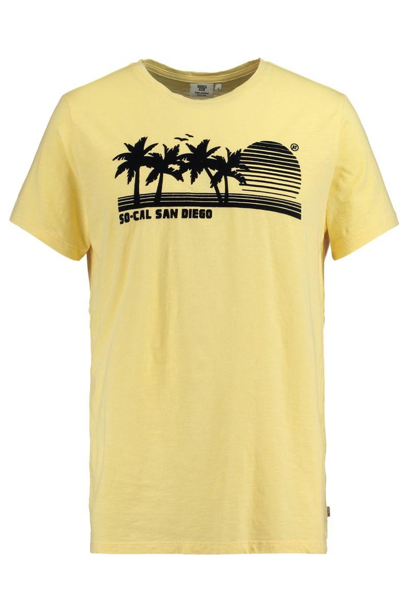 Guy with Yellow Sun Logo - Men T-shirt Ewan Sun Yellow Buy Online | America Today