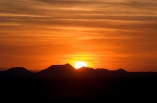 Red and Orange Sunset Logo - What Determines Sky's Colors At Sunrise And Sunset? -- ScienceDaily