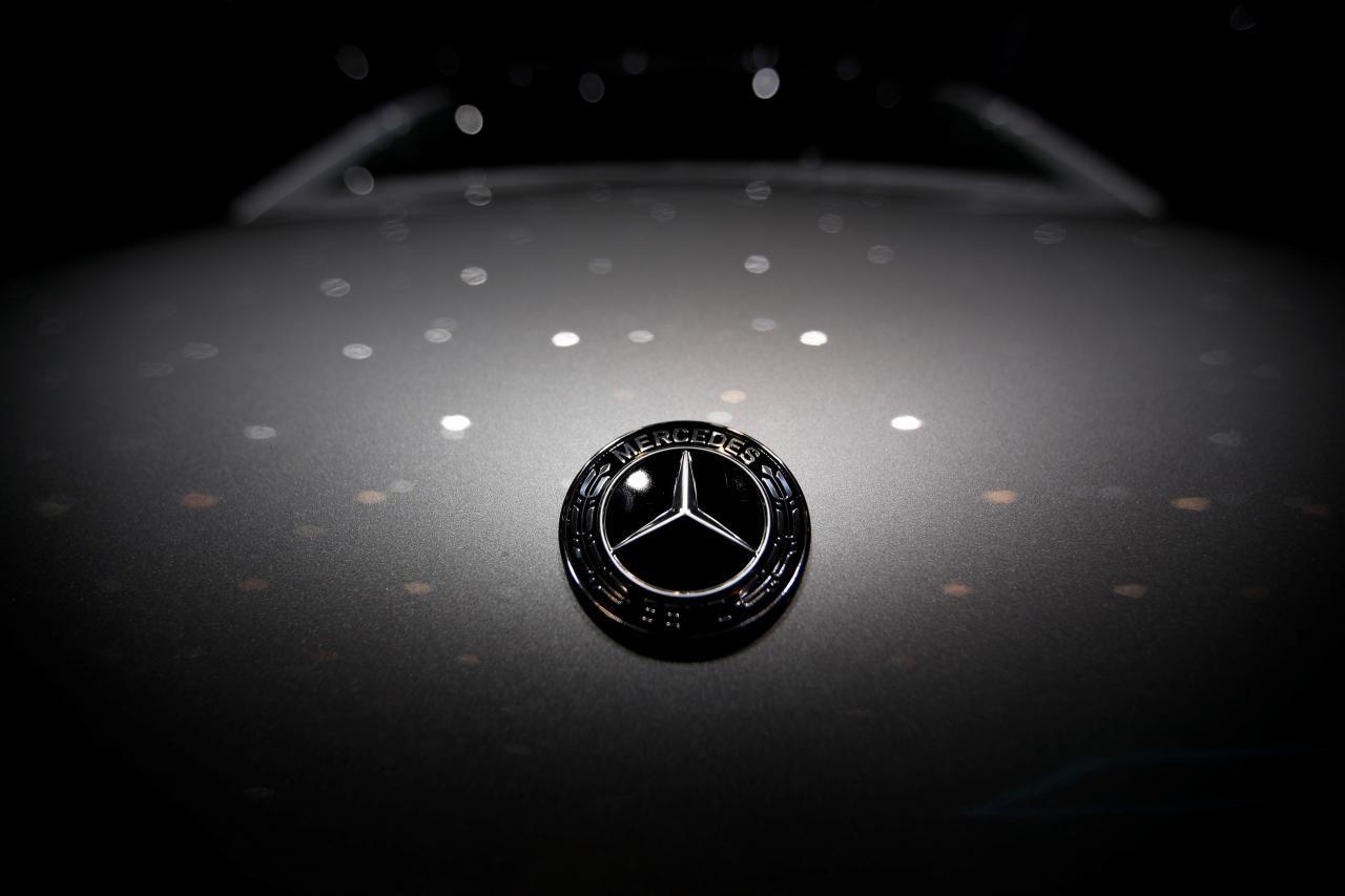 Daimler Car Logo - Daimler cars unit invests to ramp up output to 3 million vehicles