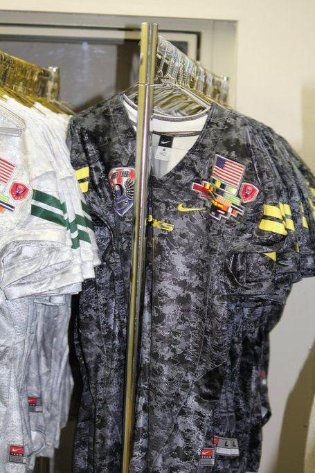 Oregon Ducks Camo Logo - Tactical Gear and Military Clothing News : Oregon Ducks Camouflage ...