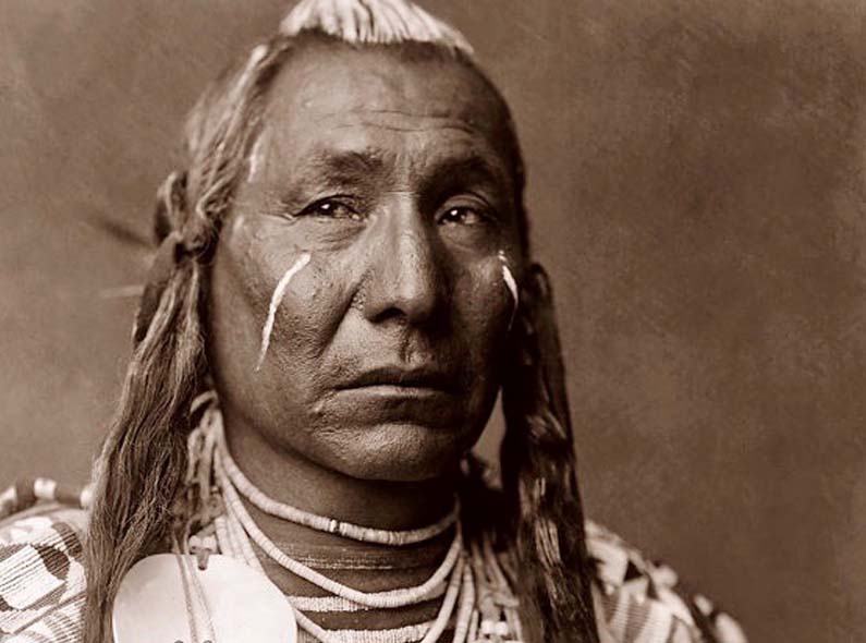 Black and Red Indians Logo - The story behind the American Indian leader 'Red Wing'. Red Wing