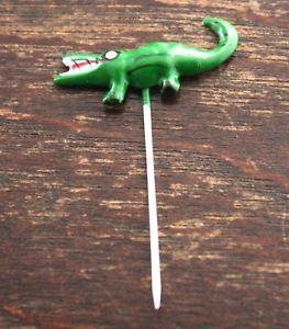 1980s Izod Logo - Vintage 1980s Izod Logo Green Gator Alligator Lapel Hat Stick Pin ...