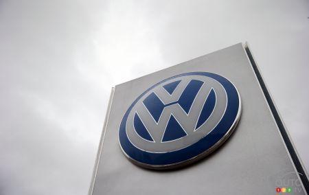 Volkswagen of America Logo - Volkswagen of America boss resigns | Car News | Auto123