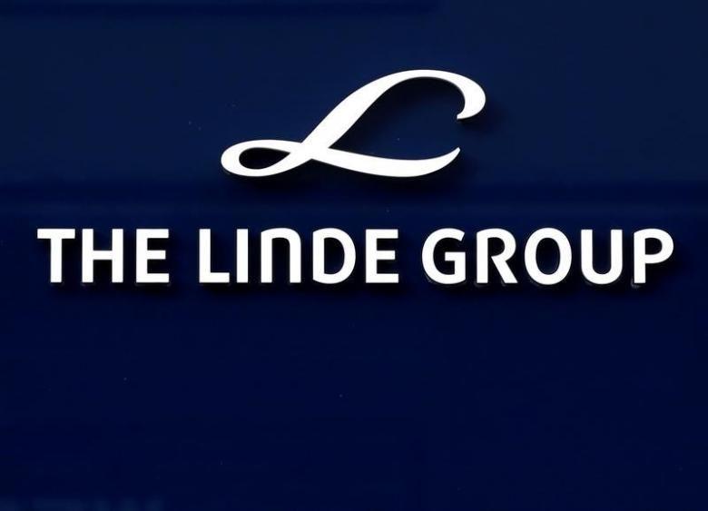 Linde Logo - Linde CEO steps up efforts to win over workers to Praxair merger ...