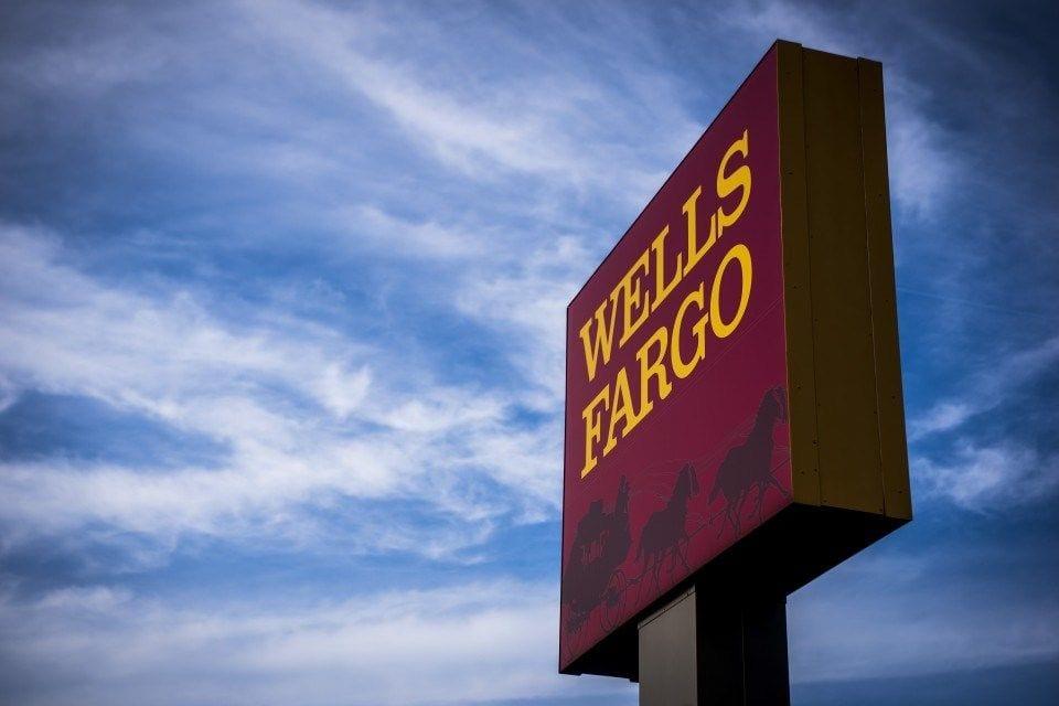 Wells Fargo Old Logo - Wells Fargo Didn't Want To Cash A 78 Year Old Black Woman's $140