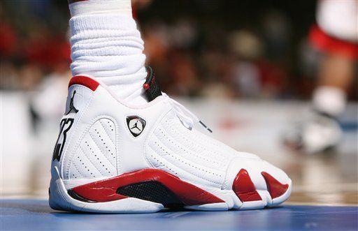 Fake Jordan Logo - Michael Jordan logo has 6 fingers on counterfeit Nike shoes found
