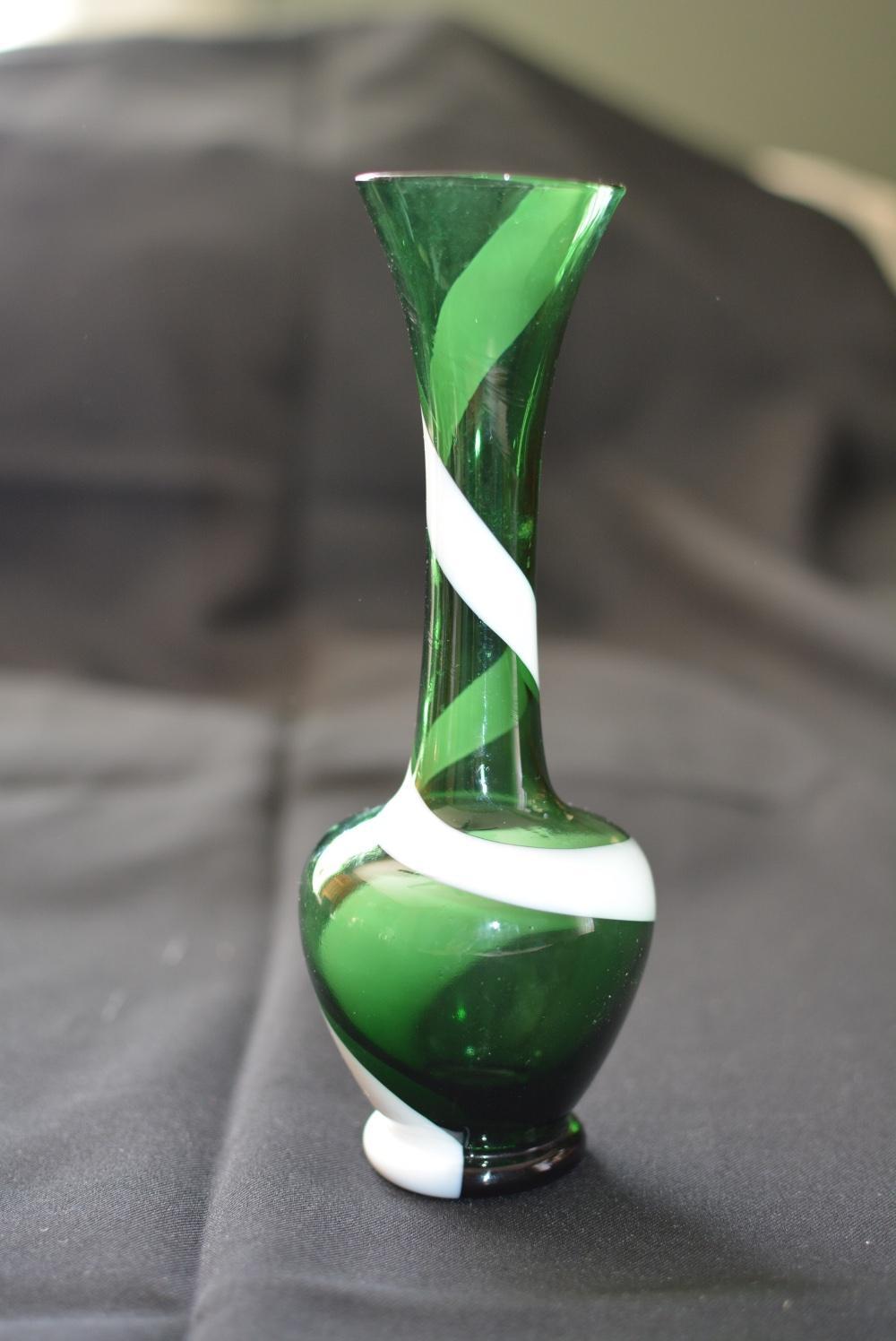 Green and White Swirl Logo - Vintage Signed Japan ART Glass Green White Swirl Flower Bud VASE