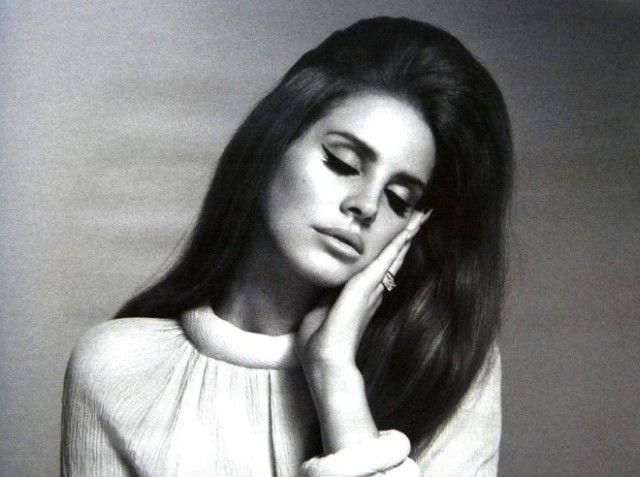 Lana Del Rey Black and White Logo - Watch Lana Del Rey Debut “Body Electric” In L.A. - Stereogum