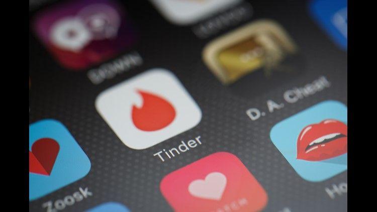 Cracked Phone Logo - Survey: Sleeping Together Before A First Date Is A OK, But Cracked