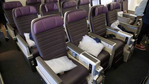 United Economy Seat Logo - Review: United's New Premium Plus Seat on the 777-200