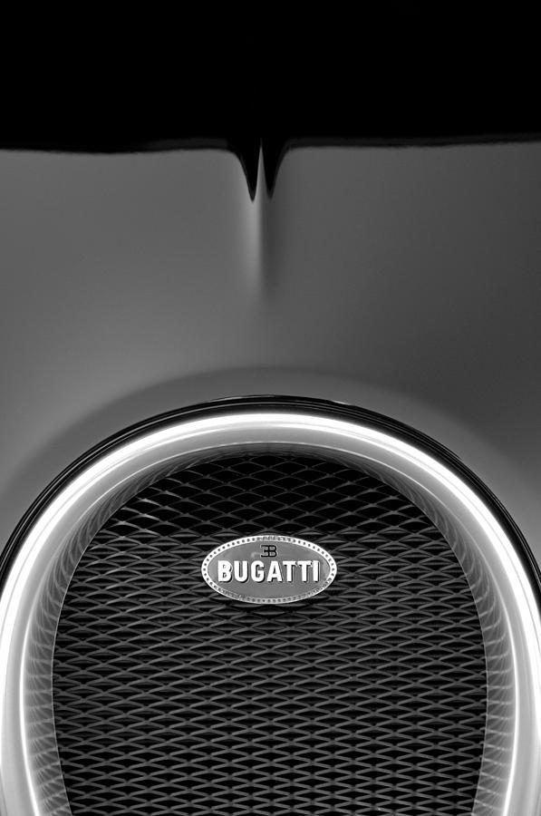 Bugatti Grill Logo - 2008 Bugatti Veyron Grille Emblem 3 Photograph by Jill Reger