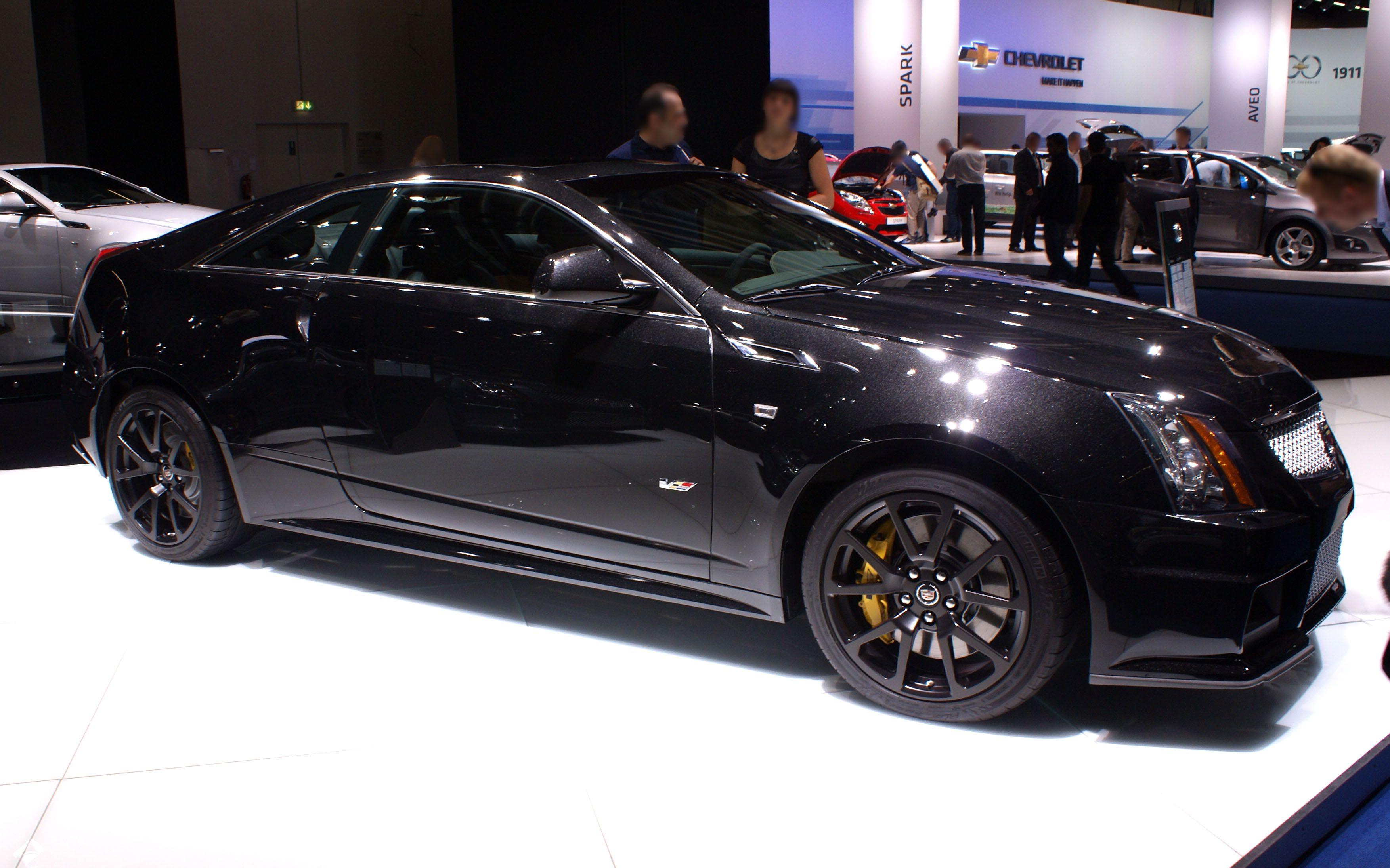 Black Cadillac V Logo - File:Black Cadillac CTS-V Coupe fr IAA 2011.JPG - Wikimedia Commons