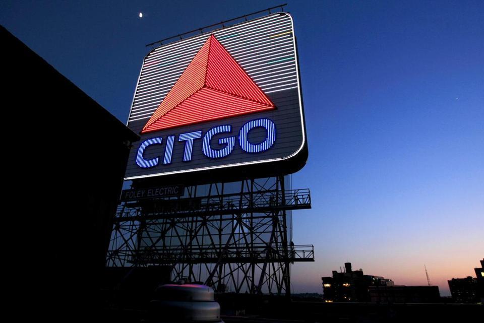 Citgo Triangle Logo - 5 Things You Don't Know About the Citgo Sign - The Boston Globe