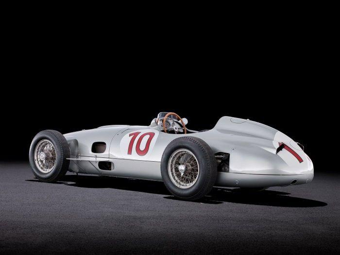 Two Silver Arrows Vehicle Logo - Special exhibition from 7 July to 2 September 2018: Silver Arrows
