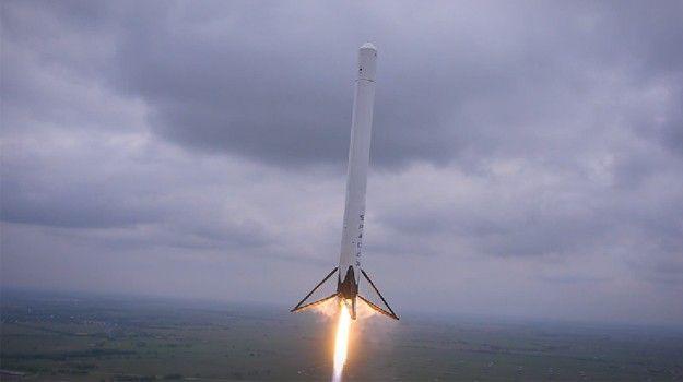 SpaceX Grasshopper Logo - SpaceX films Falcon 9 vertical takeoff and landing with a drone ...