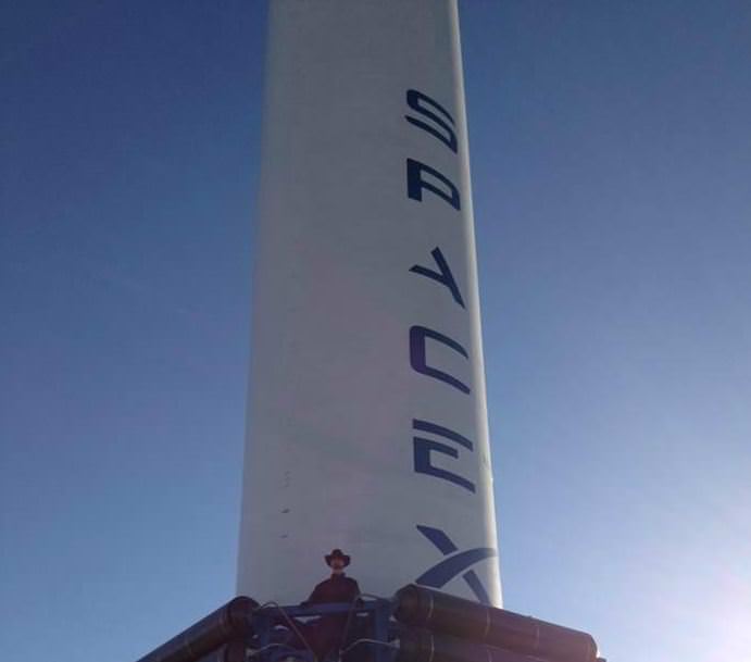 SpaceX Grasshopper Logo - SpaceX Grasshopper Takes Off and Lands Vertically in New 12-Story ...