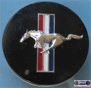 White Blue Horse Logo - 3306c, CENTER CAP USED, 17