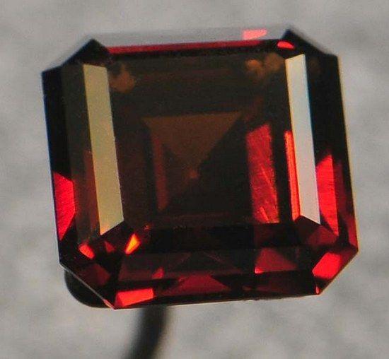 Three Red Diamonds Logo - Mysterious, rare red diamond on display