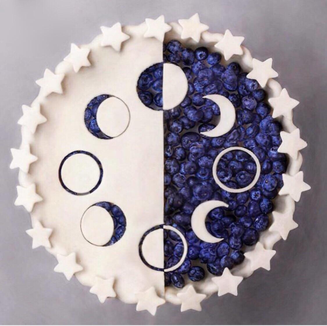 Blueberry Moon Logo - This Blueberry Moon Pie : oddlysatisfying