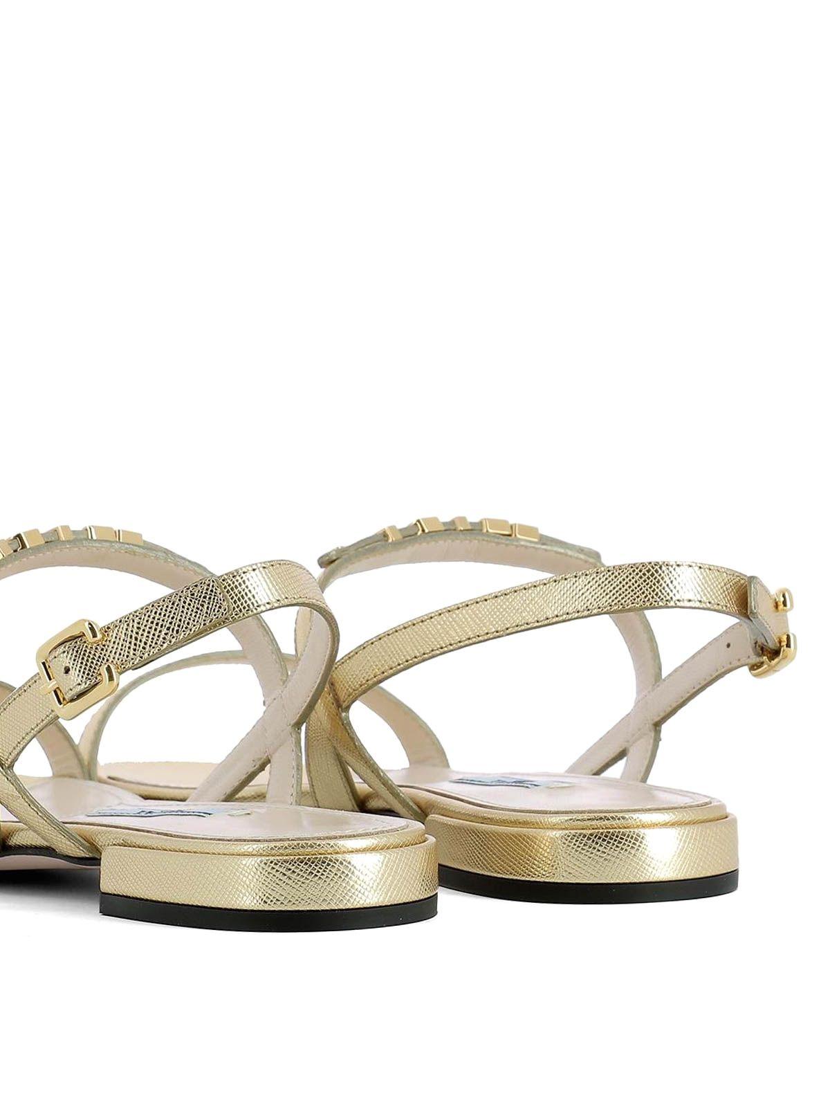 Prada Gold Logo - Prada - Golden logo saffiano flat sandals - صندل - 1X472IF010053F0522