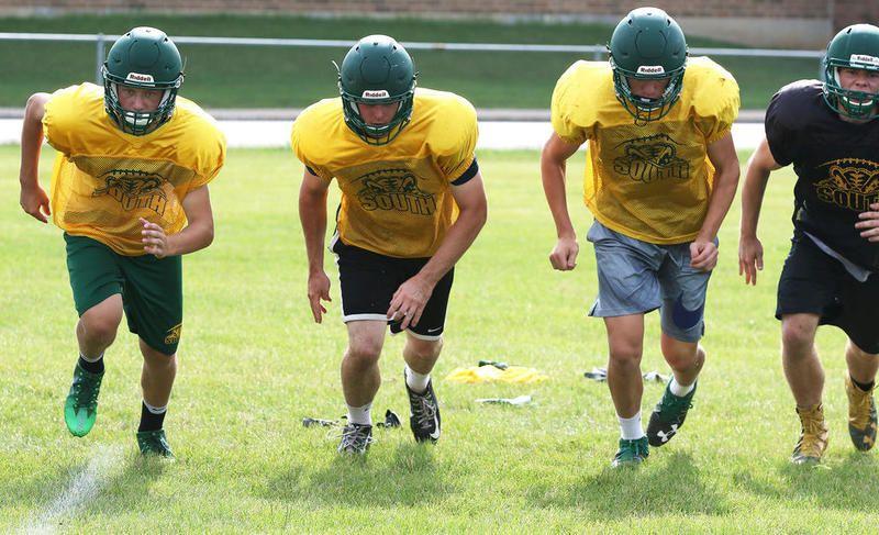Crystal Lake South Gators Logo - High school football: 5 things to know about Crystal Lake South ...