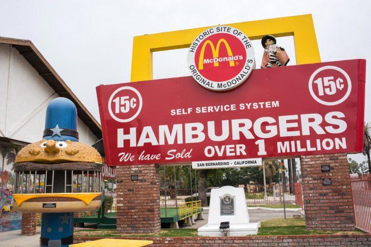 Famous Fast Food Restaurant Logo - The First Locations of Famous Fast Food Restaurants | Reader's Digest