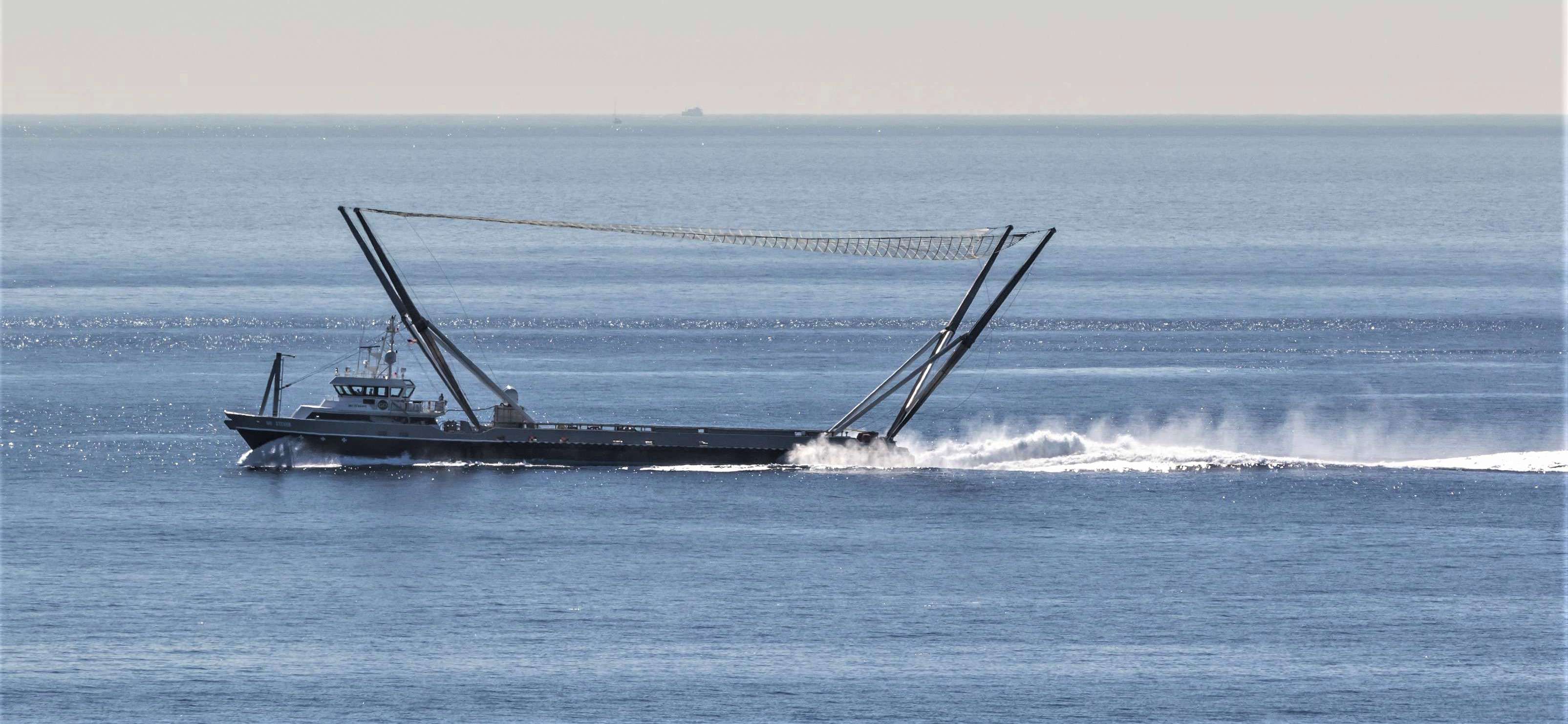 SpaceX Fairing Logo - SpaceX Falcon fairing recovery vessel Mr. Steven tests out new limbs ...