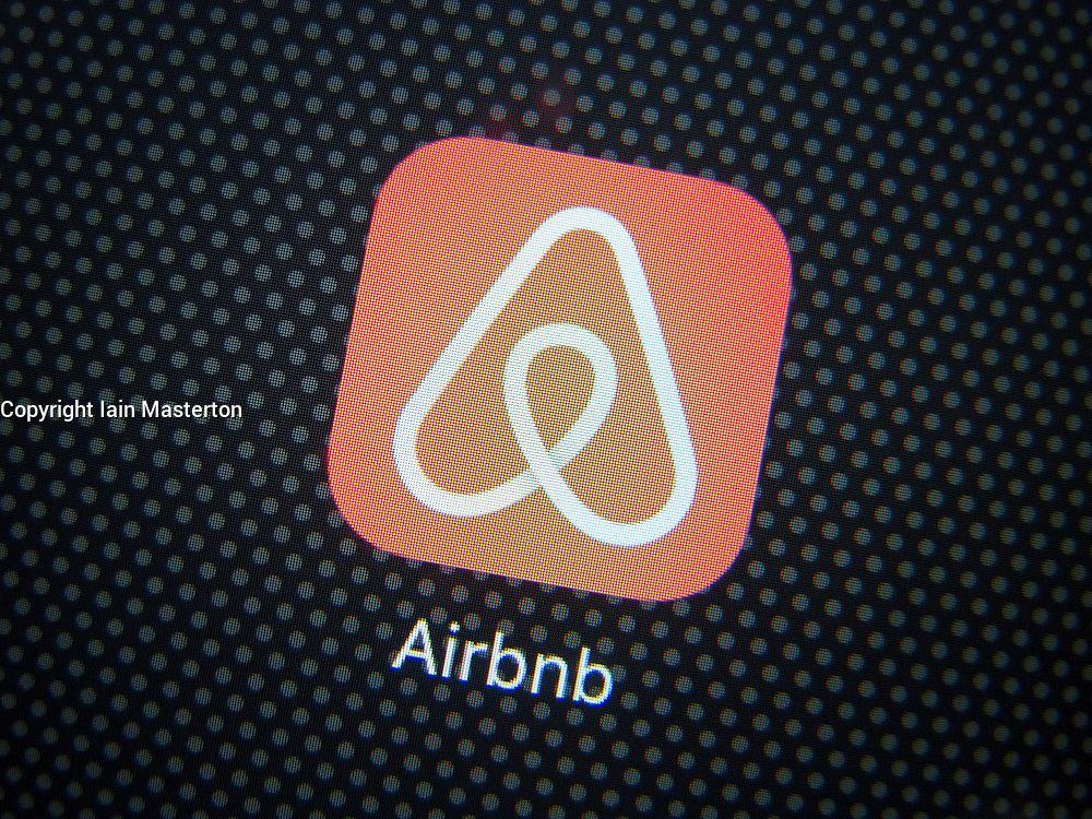 Airbnb App Logo - Airbnb room booking app logo on an iPhone 6 plus smart phone ...