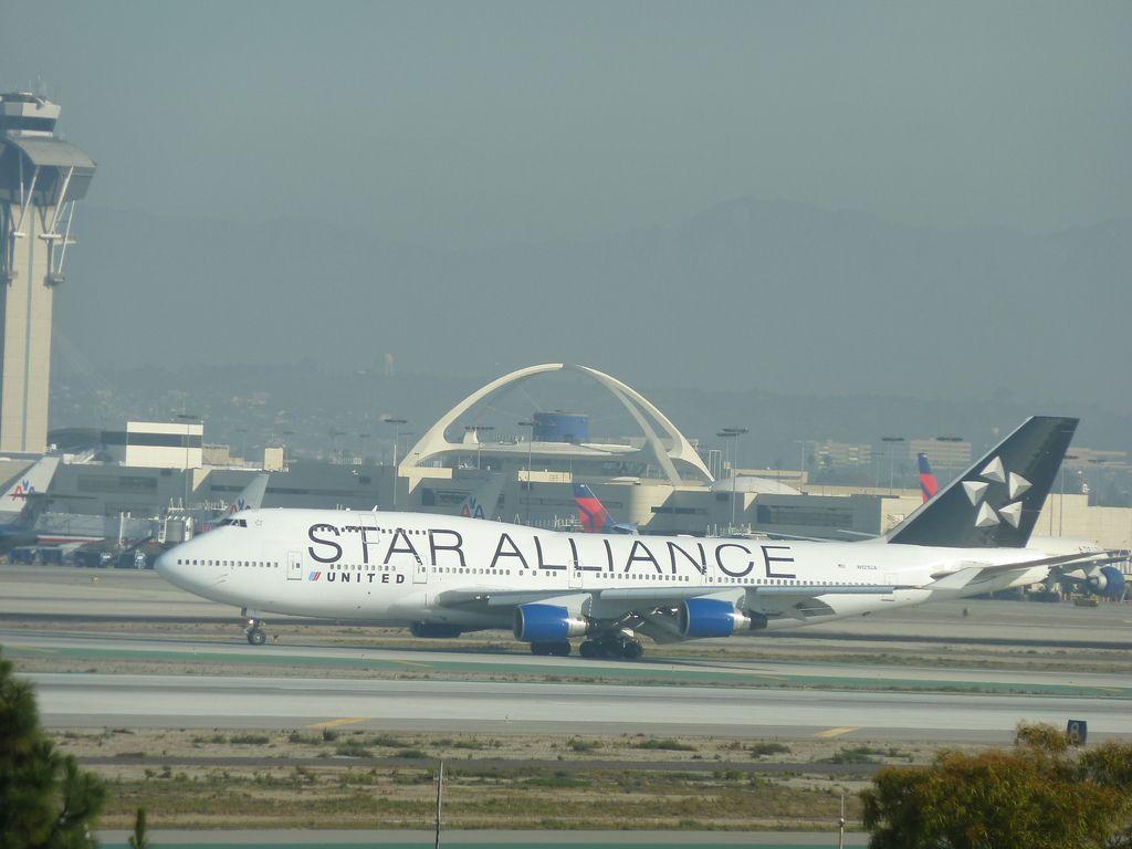 United Star Alliance Logo - United 'Star Alliance' jet at LAX Airport in Los Angeles, California