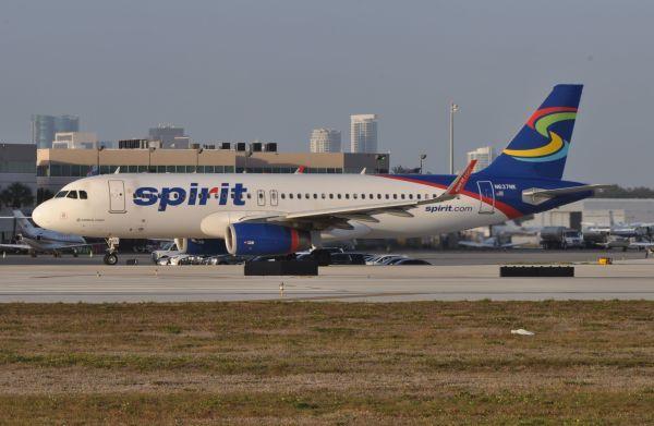Oldest Airline Logo - Spirit Airlines Still Flies In Three Distinct Liveries | Things With ...