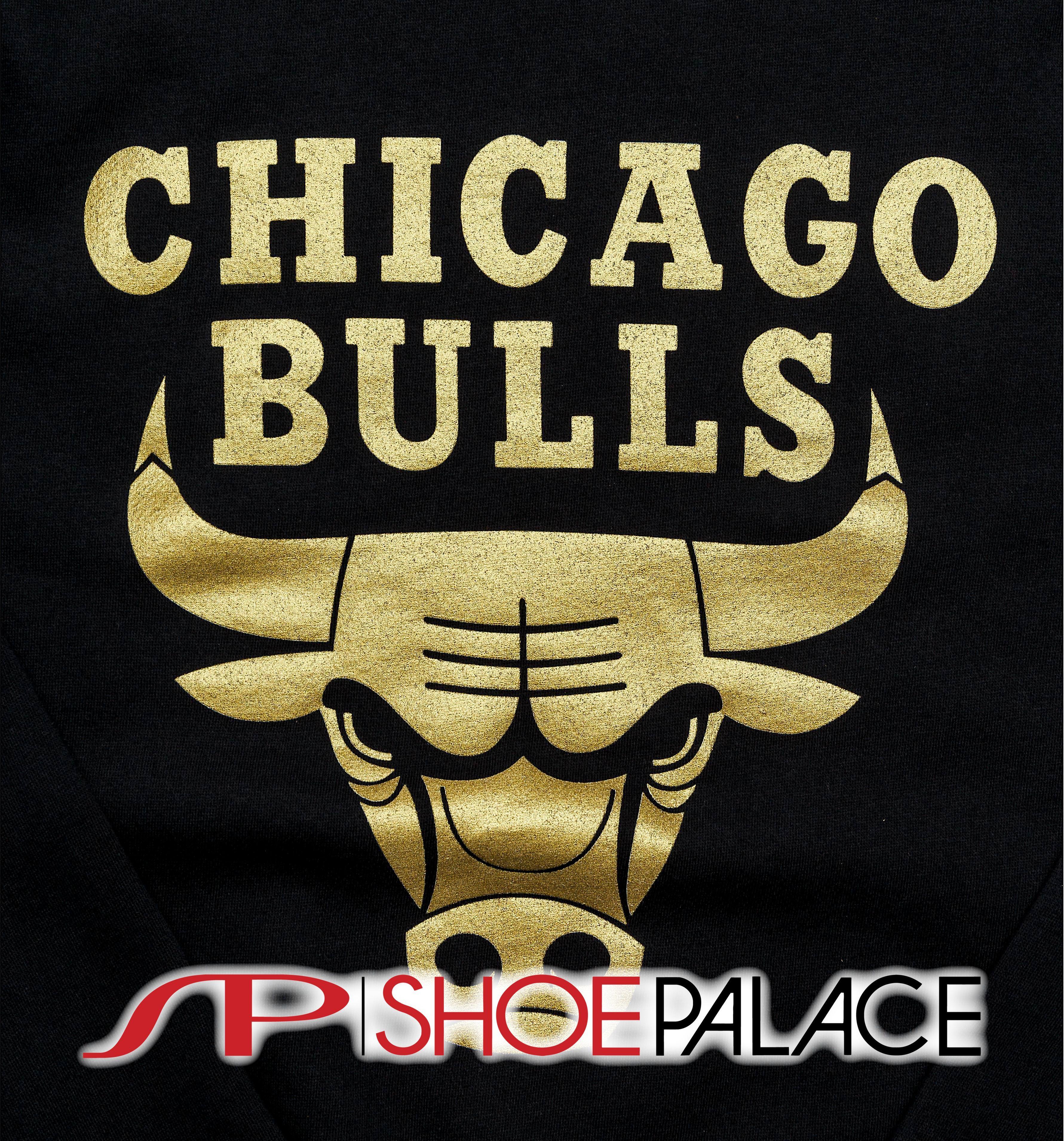 Black and Gold Bulls Logo - Mitchell Ness 8644-005-7CBUURX Chicago Bulls NBA Mens Crew Fleece ...