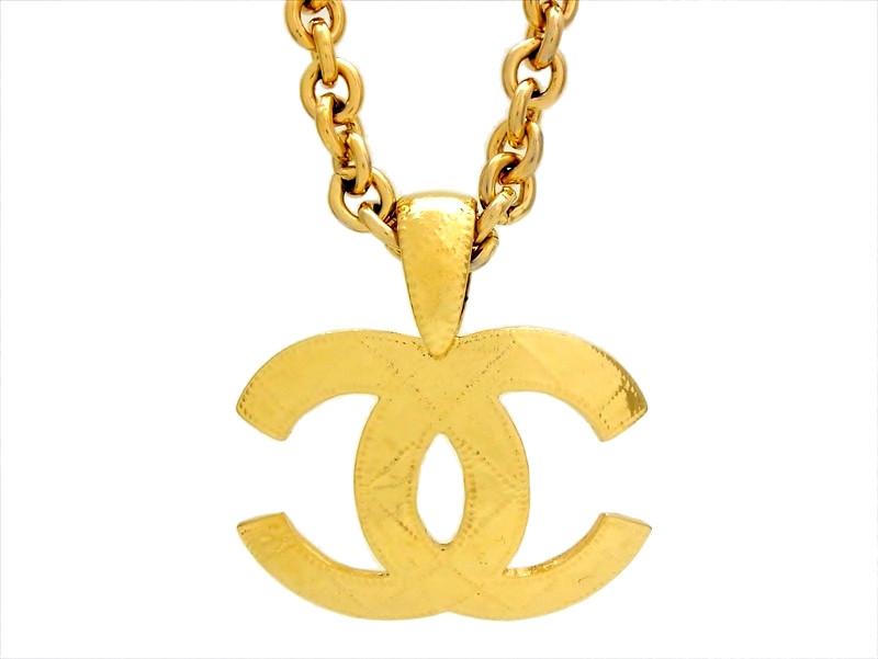 Double C Logo - Vintage Chanel CC necklace double C logo pendant
